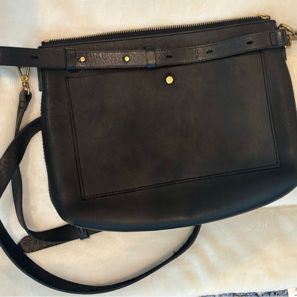 Madewell Black Leather Crossbody Bag with Gold Hardware - Picture 3 of 13